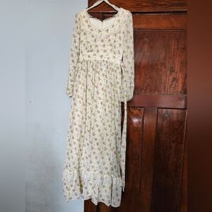 Vintage 1970s Floral Long Sleeve Maxi Dress